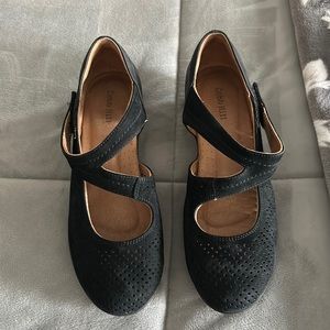 Women’s Cobb Hill slight wedge shoes extremely comfortable